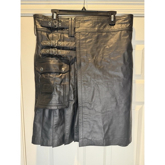 Men's Black Leather Kilt With Two Side Pockets And Adjustable Straps Sz 36 - Picture 1 of 6